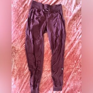 Maroon lululemon dance joggers size 4